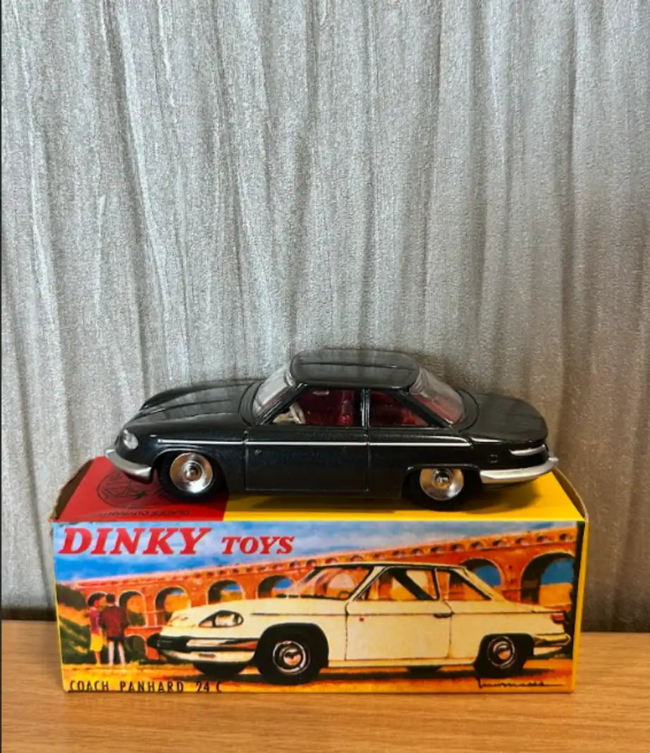 Dinky Atlas Toys Coach Panhard 24C